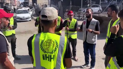 İHH, Gazze’de enkaz temizliği ve su dağıtım çalışmalarını sürdürüyor