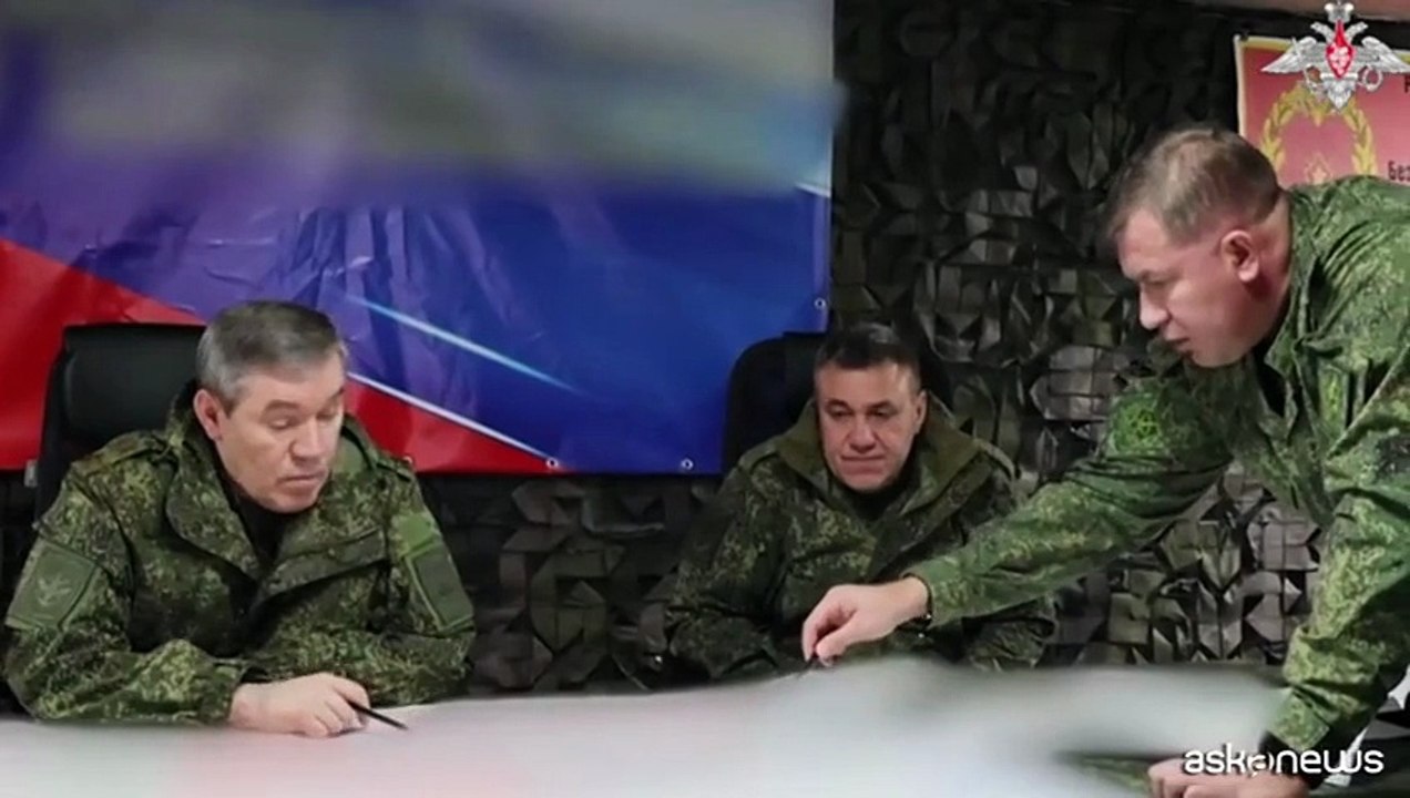 Capo Stato Maggiore russo Gerasimov riappare con mappa 'cancellata'