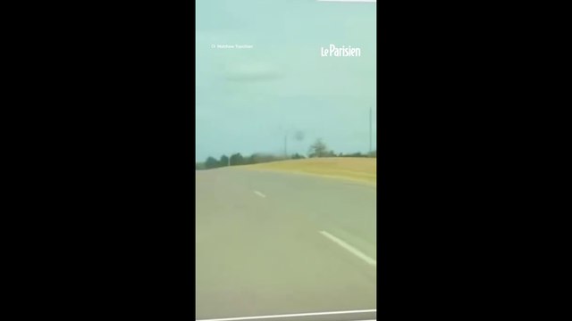 États-Unis : Une voiture évite une collision avec un avion