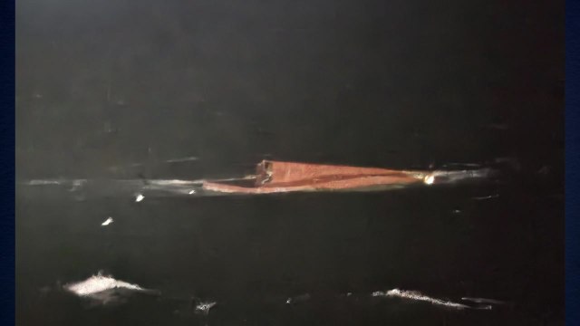 신안 흑산도 인근에서 어선 전복...8명 무사 구조 / YTN