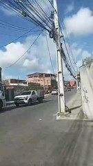 Avenida movimentada de Salvador segue  interditada após acidente