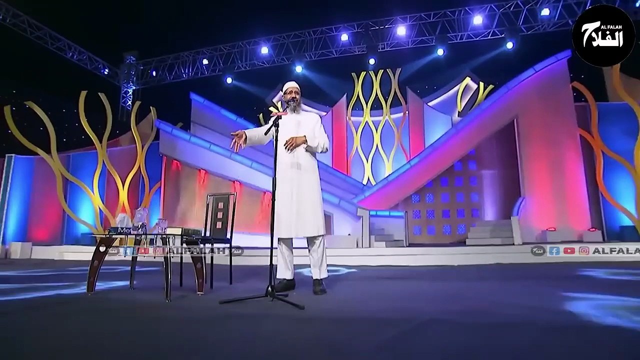 Lakho Janwaron Ka Qatal Karky Islam Kaisay Aman Ka Mazhab Hai_ Hindu Man Angry on Dr Zakir Naik Zakir Naik Dawah Center