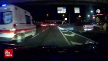 İstanbul'da savrulan motosikletteki 2 kişi ambulansın çarpması sonucu yaralandı