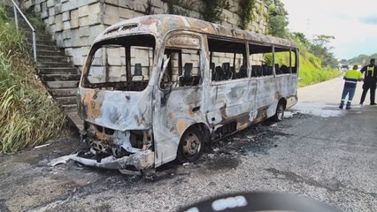 Bus se incendia en la autopista Panamá-Colón; no se reportan heridos