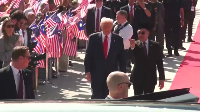 트럼프 대통령 조금 전 말레이 도착...2기 첫 아시안 순방 일정 시작 / YTN