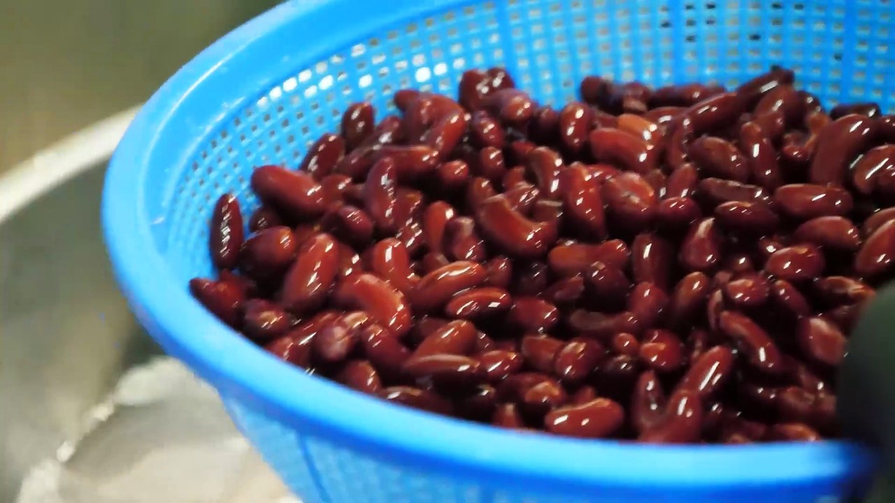 🌭 American Chili Cheese Hot Dog — A Must-Try Flavor Explosion! 🧀🔥