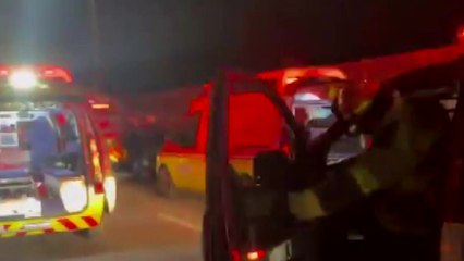 고속도로 달리던 승용차가 화물차 추돌...1명 숨져 / YTN