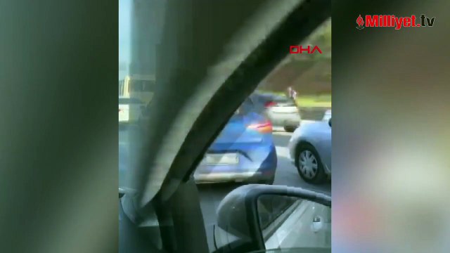 İstanbul'da düğün konvoyun durdurup yolun ortasında horon oynadılar