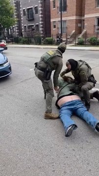 ICE agents ram into SUV blocking their van after arresting WGN-TV Chicago employee