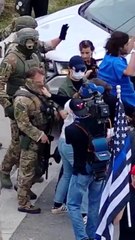 Anti-ICE protester violently grabs mask of ICE agent in Chicago