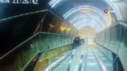 İzmir’de üst geçidin korkuluklarına zarar veren 2 kişi tutuklandı