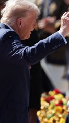 Trump llega a Malasia bailando