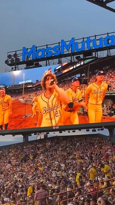 All-American Rejects make surprise appearance at Savannah Bananas game