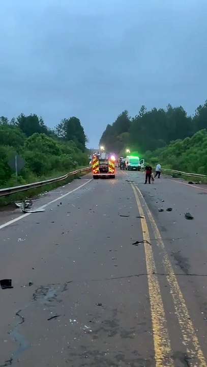Rescate de heridos en Campo Viera tras choque y vuelco en ruta nacional 14