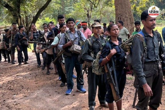 CG Naxal Surrender: केशकाल में 21 नक्सलियों का आत्मसमर्पण, डिवीजन कमेटी सचिव मुकेश ने भी छोड़ा हथियार.. Video