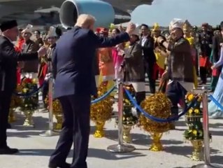 Tanzender Trump: US-Präsident startet Asienreise mit Showeinlage