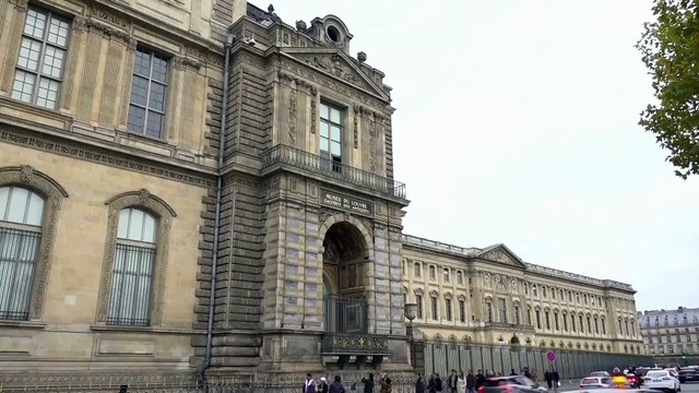 Furto al Louvre: fermati due sospetti, uno diretto in Algeria e l'altro in Mali
