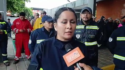 LA DIRECCION DE EMERGENCIA MUNICIPAL ATENDIO UN CASO DE EVACUACION DE UNA FAMILIA POR INUNDACION EN UN DOMICILIO EN EL DISTRITO 10. ESTO DEBIDO A LA LLUVIA QUE PERSISTE DESDE ANOCHE EN SCZ.