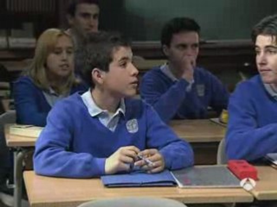 Luis Merlo en El Internado 16-8 milímetros