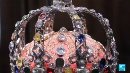 Huit bijoux "inestimables" dérobés au Louvre, quatre malfaiteurs recherchés