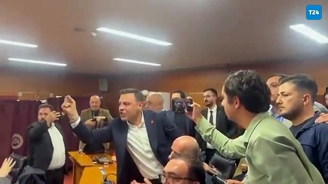 Bayrampaşa Belediyesi'ndeki ikinci seçimde tansiyon yükseldi: Özgür Çelik'ten Sen buraya çökmeye çalışan bir adamsın! çıkışı