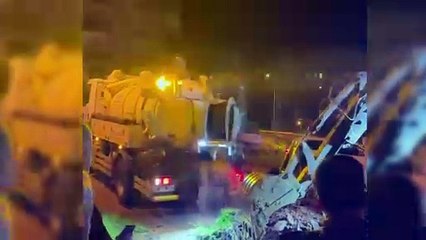 Belediye ekiplerinden zamanla yarış