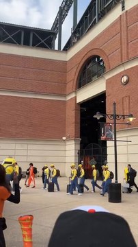 Orioles rookies dressed as Minions en route to take on Yankees