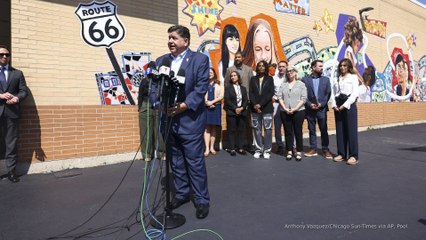 Governor says Trump admin to federalize 300 members of Illinois National Guard