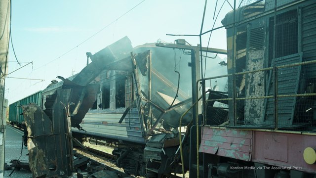 Russian drone strikes kill one and injures dozens at Ukrainian railway station