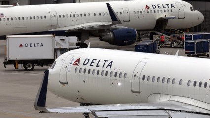 Delta jets collide on taxiway at LaGuardia; minor injury reported