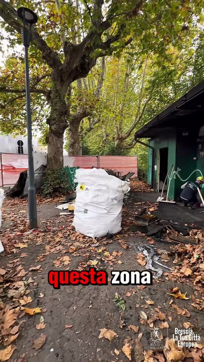 Brescia - I lavori di demolizione del chiosco di via Tartaglia (29.10.25)