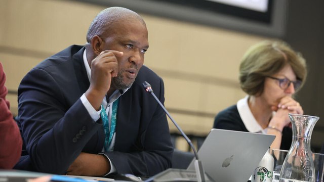Premier Africain à la tête de l'IPBES, L. Dziba espère « inspirer une génération de scientifiques »