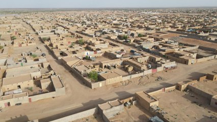 Mali: une vague de civils quitte la ville de Kidal