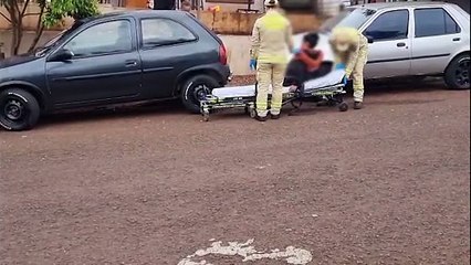 Mulher fica ferida ao saltar de carro em movimento no Cascavel Velho
