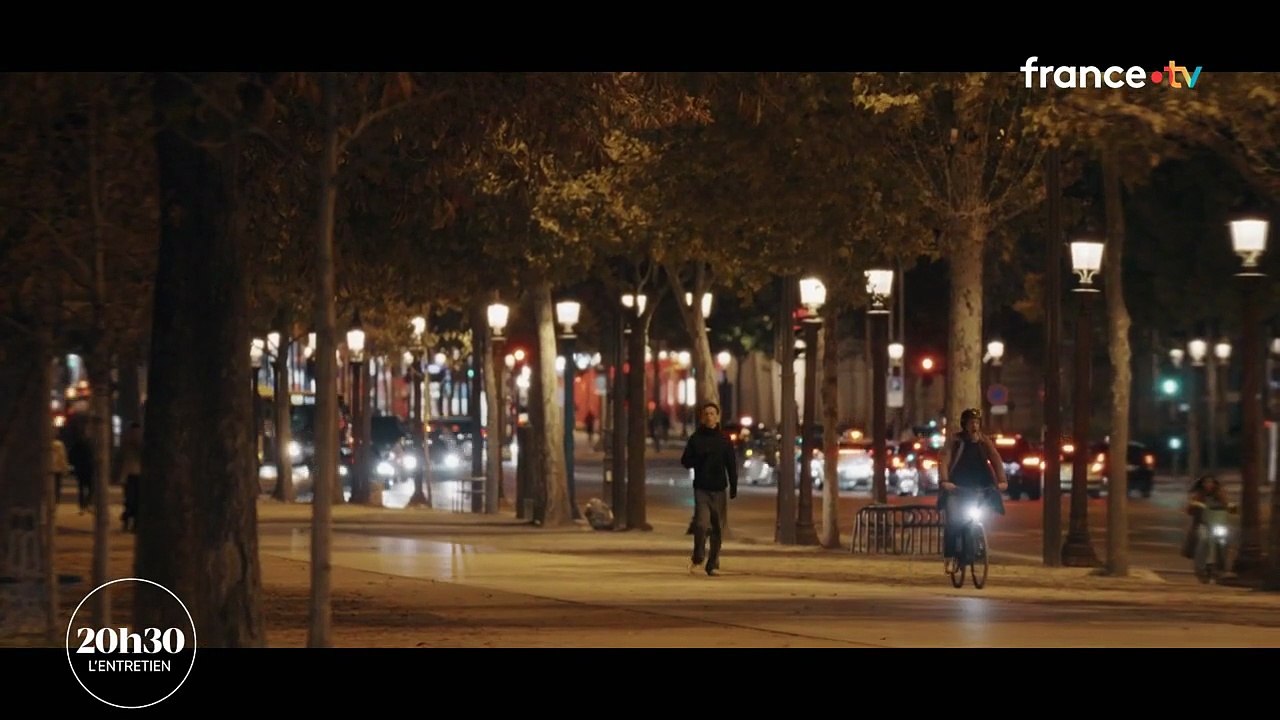 Valérie Lemercier et Laurent Delahousse dans "20h30 Le Dimanche"