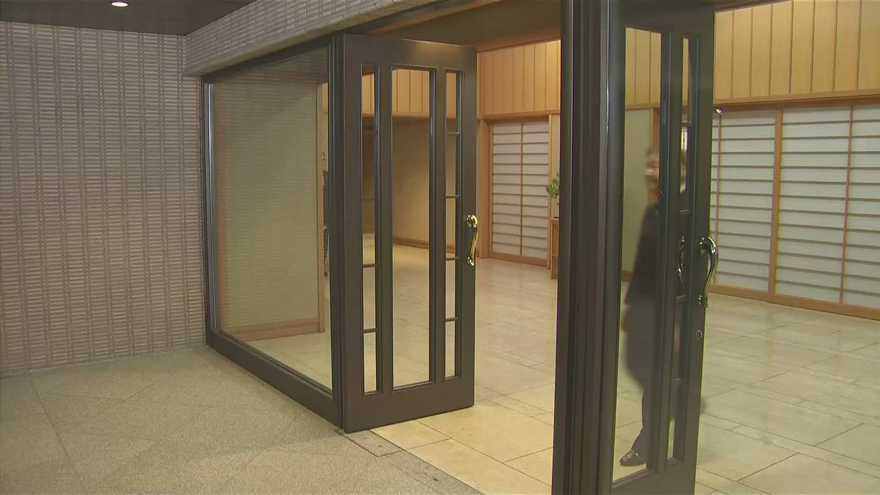 TRUMP´S EPIC WELCOME to the IMPERIAL PALACE in...