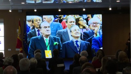 Nuria González y sus hijos se emocionan homenaje a Fernando Fernández Tapias
