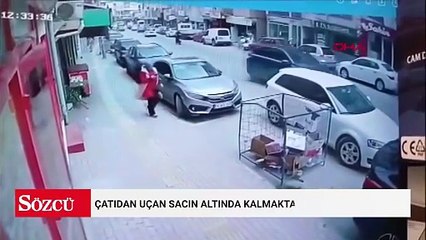 Çatıdan uçan sacın altında kalmaktan son anda kurtuldu