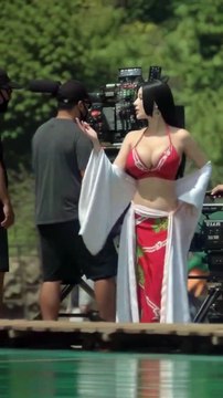 Zoro vừa bước ngang qua tôi 😍 Không phải cosplay. Không phải CGI. Là thật ☠️ Phim trường One Piece và những nhân vật yêu thích như xé truyện bước ra cuộc sống thật 🥳 Tôi đang sống trong truyện tranh. 👉 Nếu gặp Luffy ngoài đời, bạn sẽ làm gì?