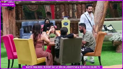 Bigg Boss 19 LIVE： Pranit Ne Kaha Gaurav Ko PT Teacher, Malti Ne Kiya Gaurav Ke New Look Par COMMENT