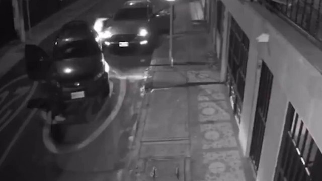 VIDEO | Ladrones armados se robaron una camioneta en Bogotá: momentos de angustia y desespero