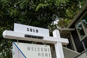 US Existing-Home Sales Rise to Fastest Pace in Seven Months