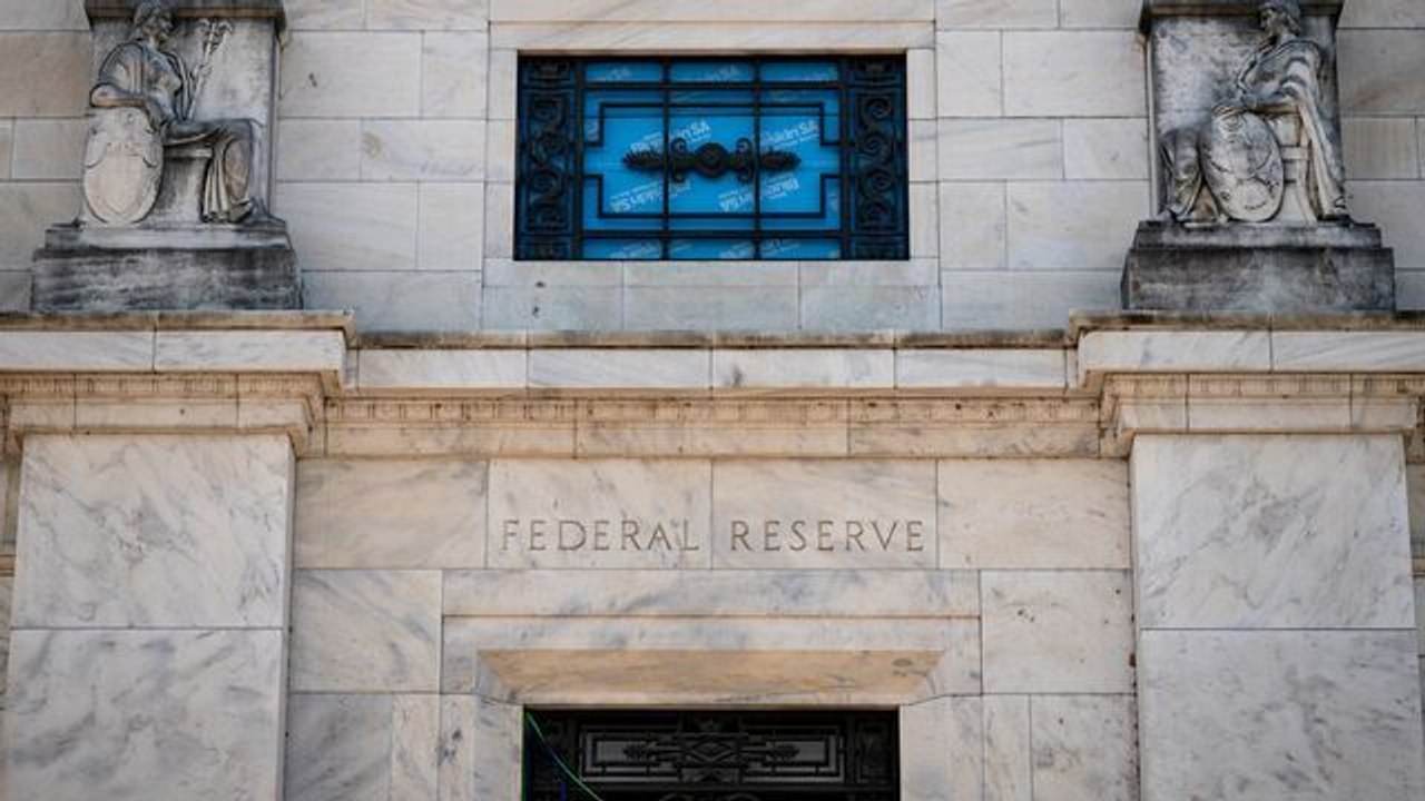 Fed Is Apolitical: Contopoulos