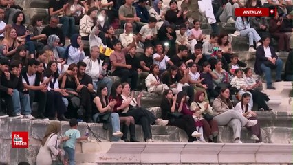 Antalya'da genç oyuncular Aspendos Antik Tiyatrosu’nda sahne aldı