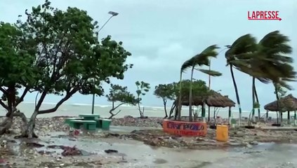 Caraibi, l'uragano Melissa sfiora i 230 km orari e minaccia Cuba: le immagini