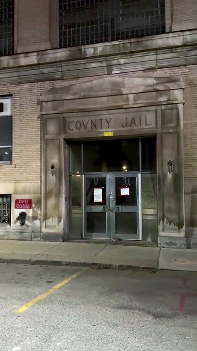 Is the old Wayne County jail coming down??