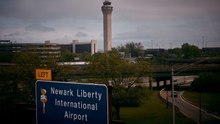 US Officials Weigh Broad Pullback in Newark Airport Flights