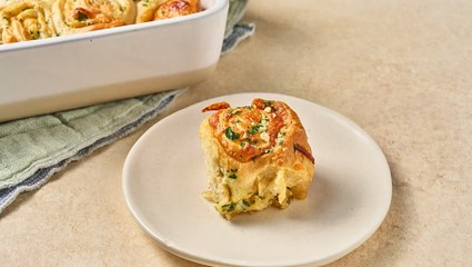 How to Make Garlic Butter Cinnamon Rolls