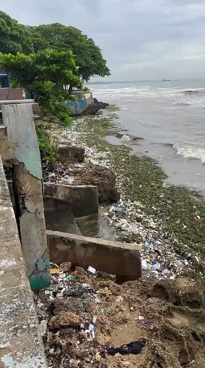 Entre basura y fuertes olas: imágenes muestran el desolador panorama del Malecón tras la furia Melissa
