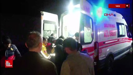 Van'da yakıt tankeri ile otomobil çarpıştı